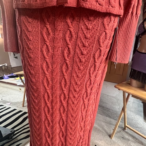 EVA MENDES 2pc Sweater set beautiful fall burnt orange color - Picture 3 of 11